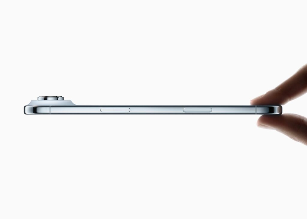 iPhone Air 256GB in Offerta: -27% su Amazon (898,99€ invece di 1.239€) 3 iPhone Air 256GB in Offerta: -27% su Amazon (898,99€ invece di 1.239€)